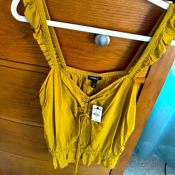NWT EXPRESS women’s M gathered front,fluted sleeve dressy tank,brand new w/tags - Picture 2 of 4
